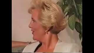 ���රිණත වසර 50 ක් gangbang ඇය ලොක්කා උණුසුම් ඕවට කාලයක් කාන්තාවන්