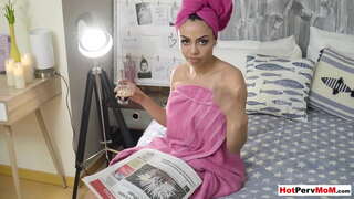 Әсәйем үҙенең күкрәге менән һыбайлы сабып килә латиноамериканка пума ағзалары оло пасынок