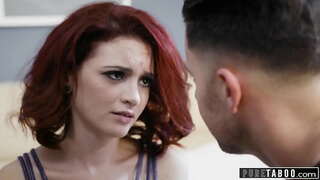 Ескорт наполягає на мінеті в громадському туалеті