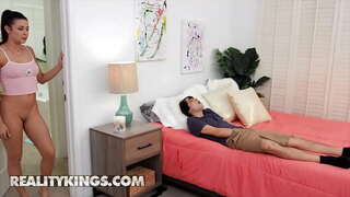 ���ાસ્તવિકતા કિંગ્સ - તેમની વડાપ્રધાન - Kylie રોકેટ, રિકી સ્પેનિશ - ભેજવાળા બેઠક