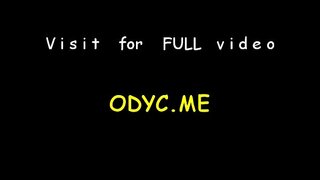 Apbrīnojama brunete bombshell Mila izpaužas metālkalumi no aizmugures